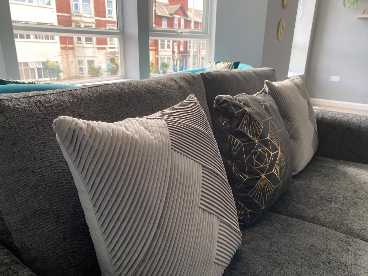 Blackpool Sleepover Apartment 4 Free Parking Sleeps 6 Exterior photo
